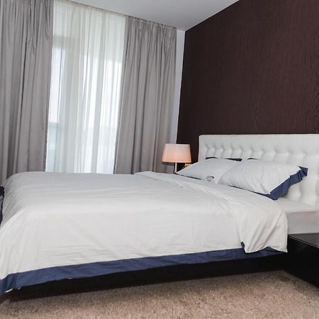 Luxury Trip Appartement Oradea Buitenkant foto