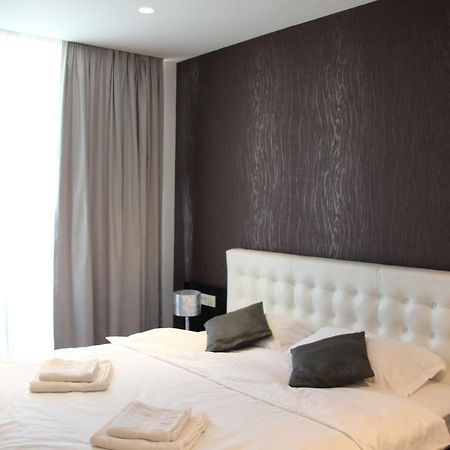 Luxury Trip Appartement Oradea Buitenkant foto