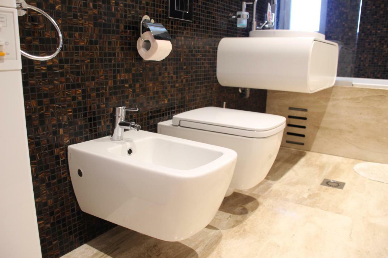 Luxury Trip Appartement Oradea Buitenkant foto