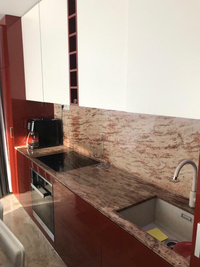 Luxury Trip Appartement Oradea Buitenkant foto
